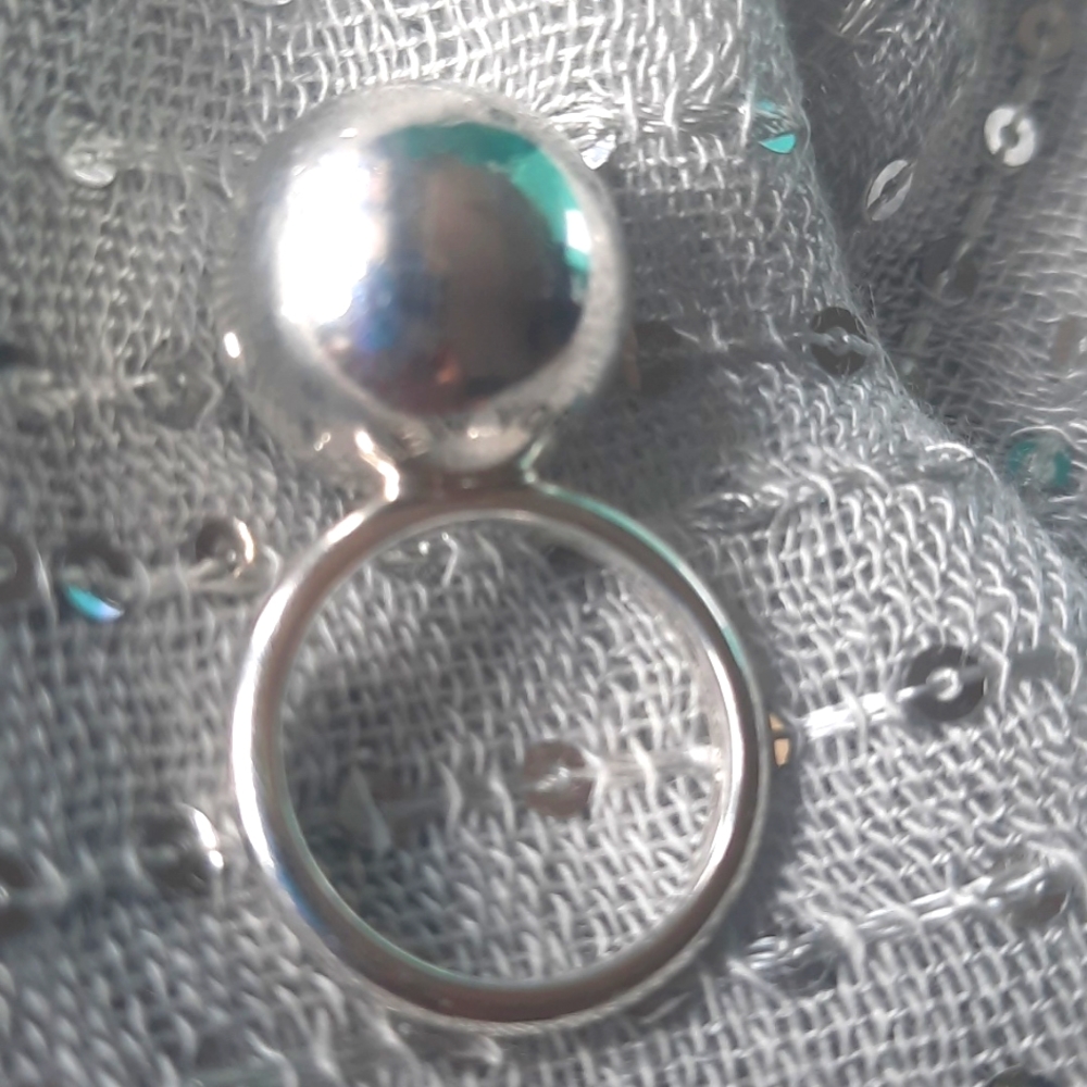 Tiffany & Co. Ball Ring with Gift Bag & Box Set 🌟 - Picture 5 of 11